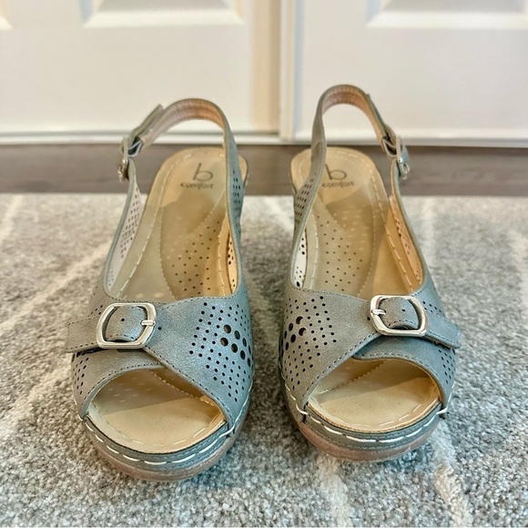 B Comfort Silver Gray Sling Back Platform Heeled Shoes - Picture 2 of 9